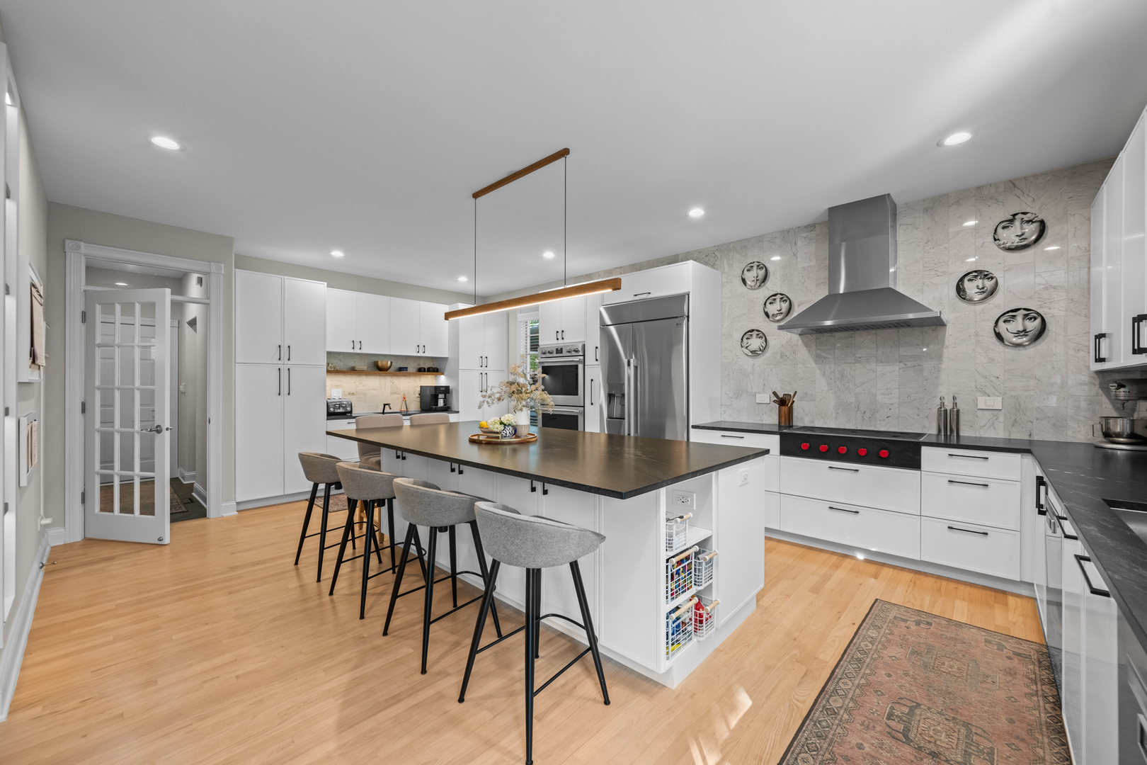 1251 N Chicago Avenue