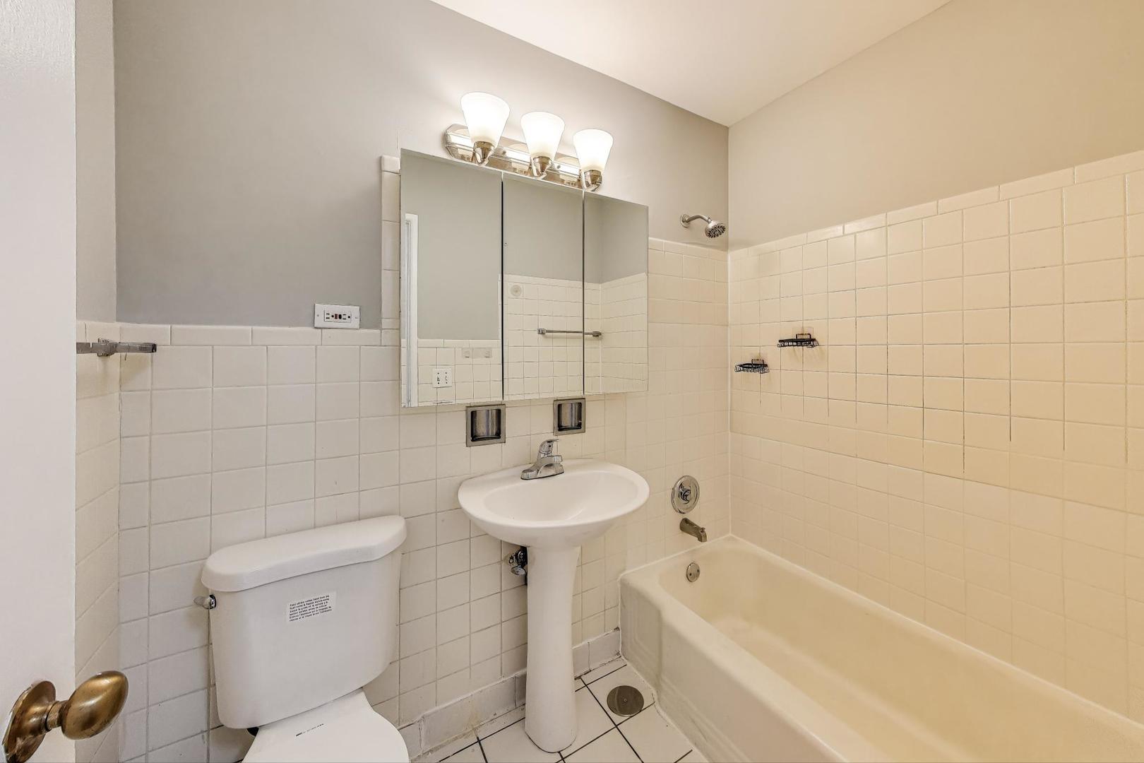 8500 Skokie Boulevard Unit: 3A