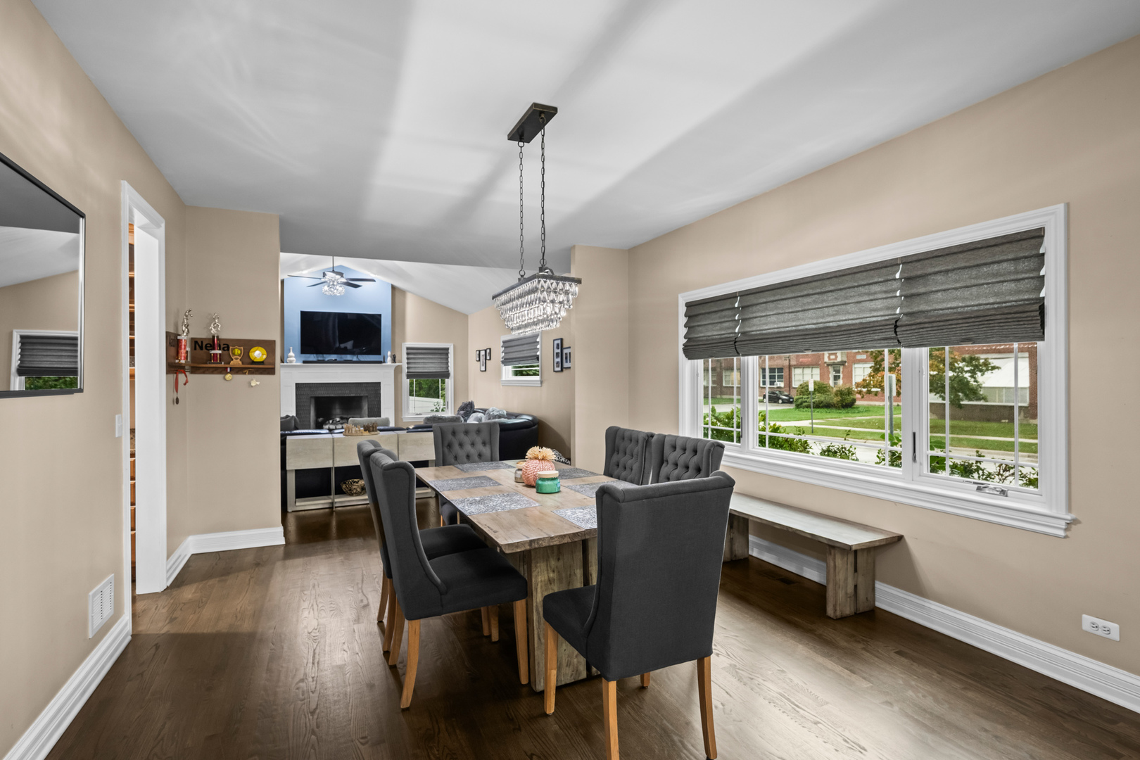 421 W Hawthorne Street