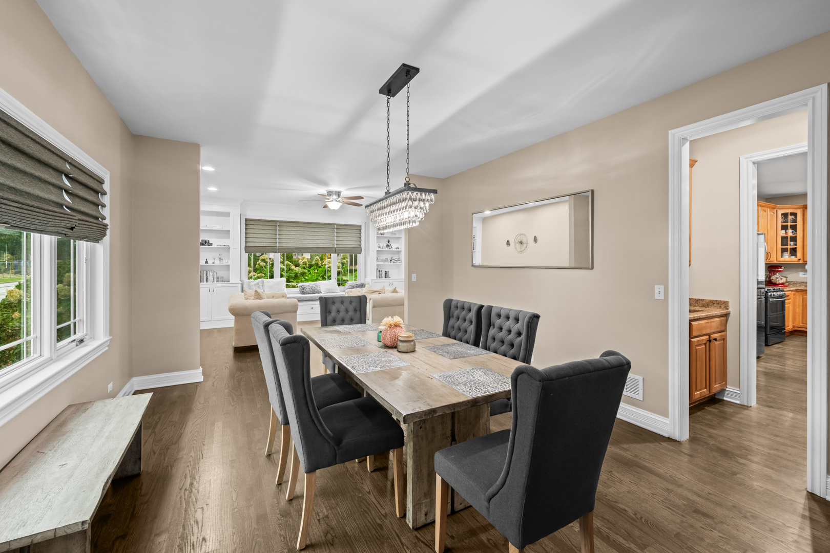 421 W Hawthorne Street