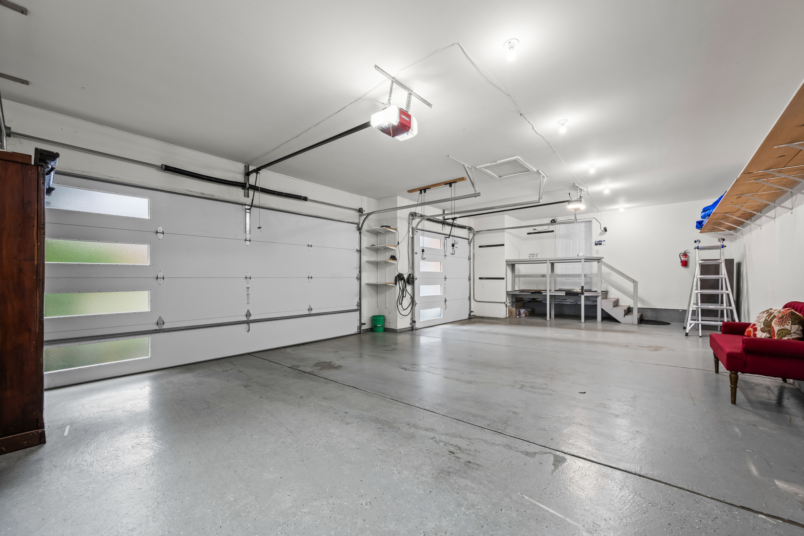 421 W Hawthorne Street