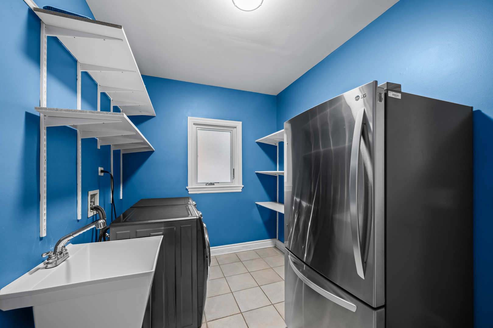 421 W Hawthorne Street