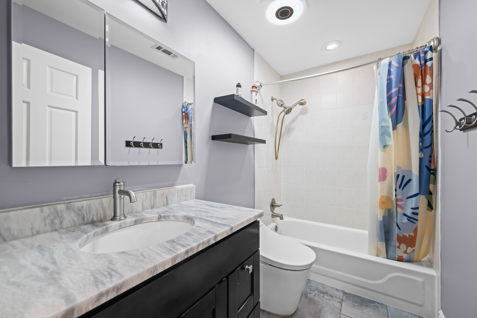 421 W Hawthorne Street