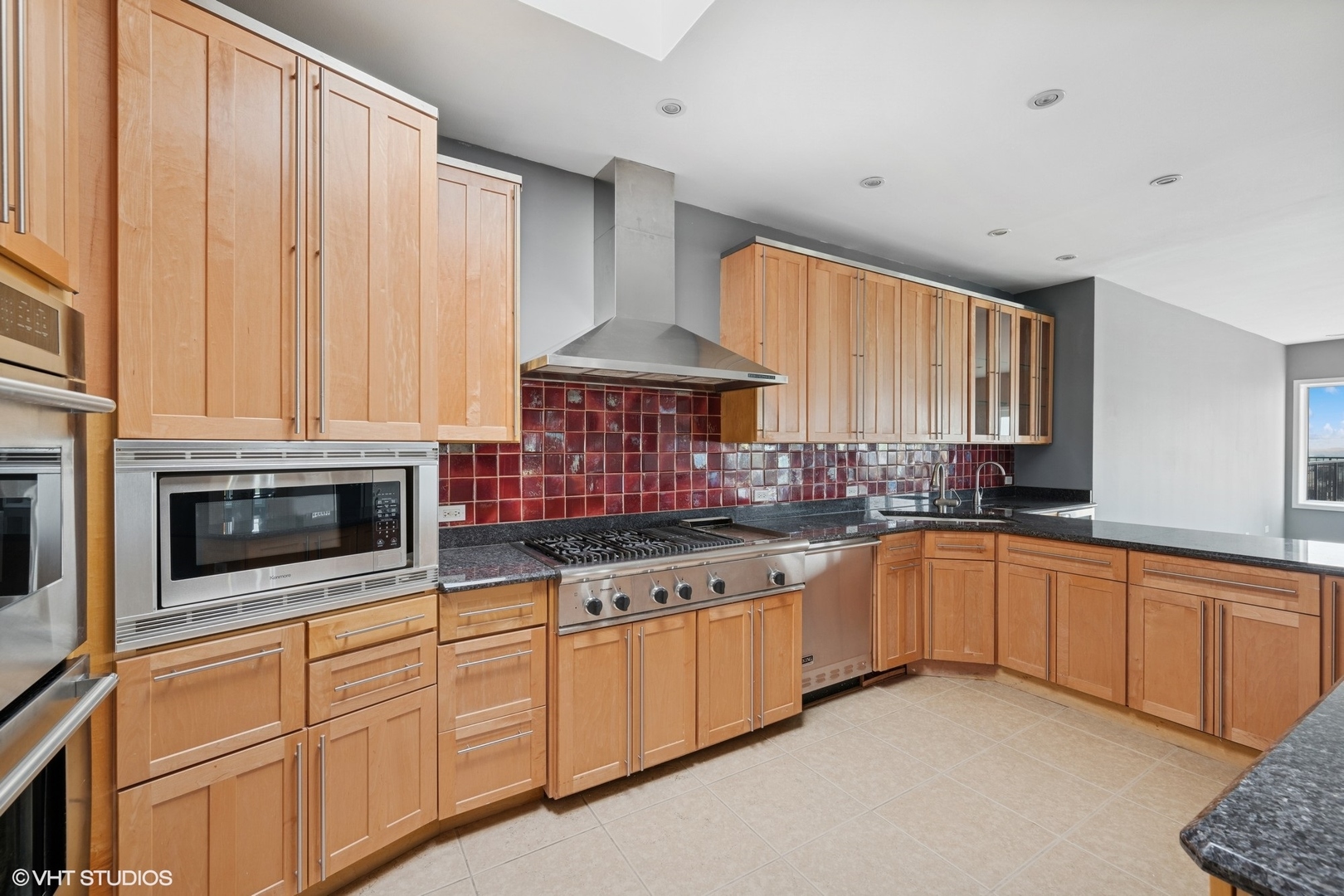 1 Renaissance Place Unit: 3PH