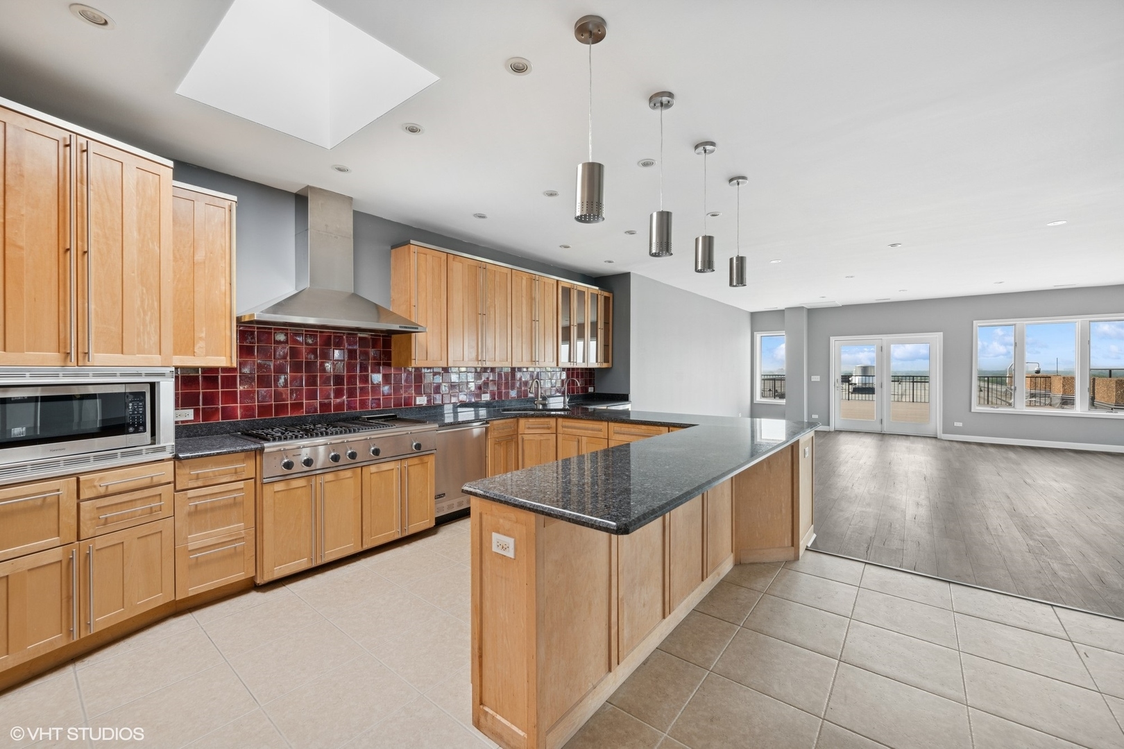 1 Renaissance Place Unit: 3PH