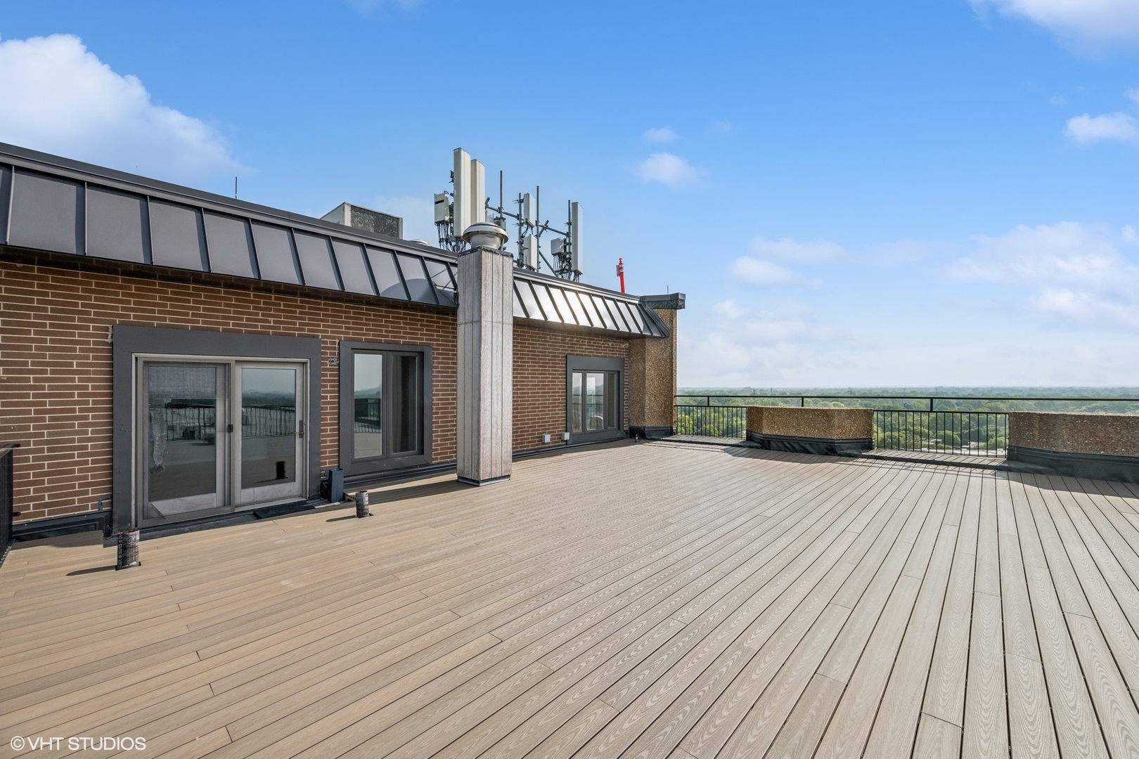 1 Renaissance Place Unit: 4PH