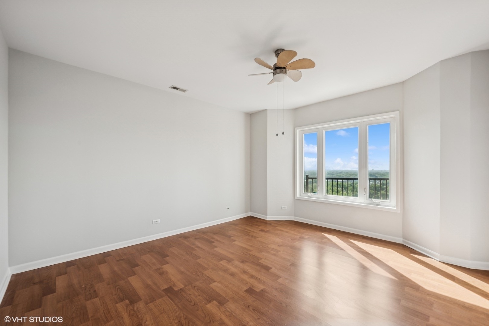 1 Renaissance Place Unit: 4PH