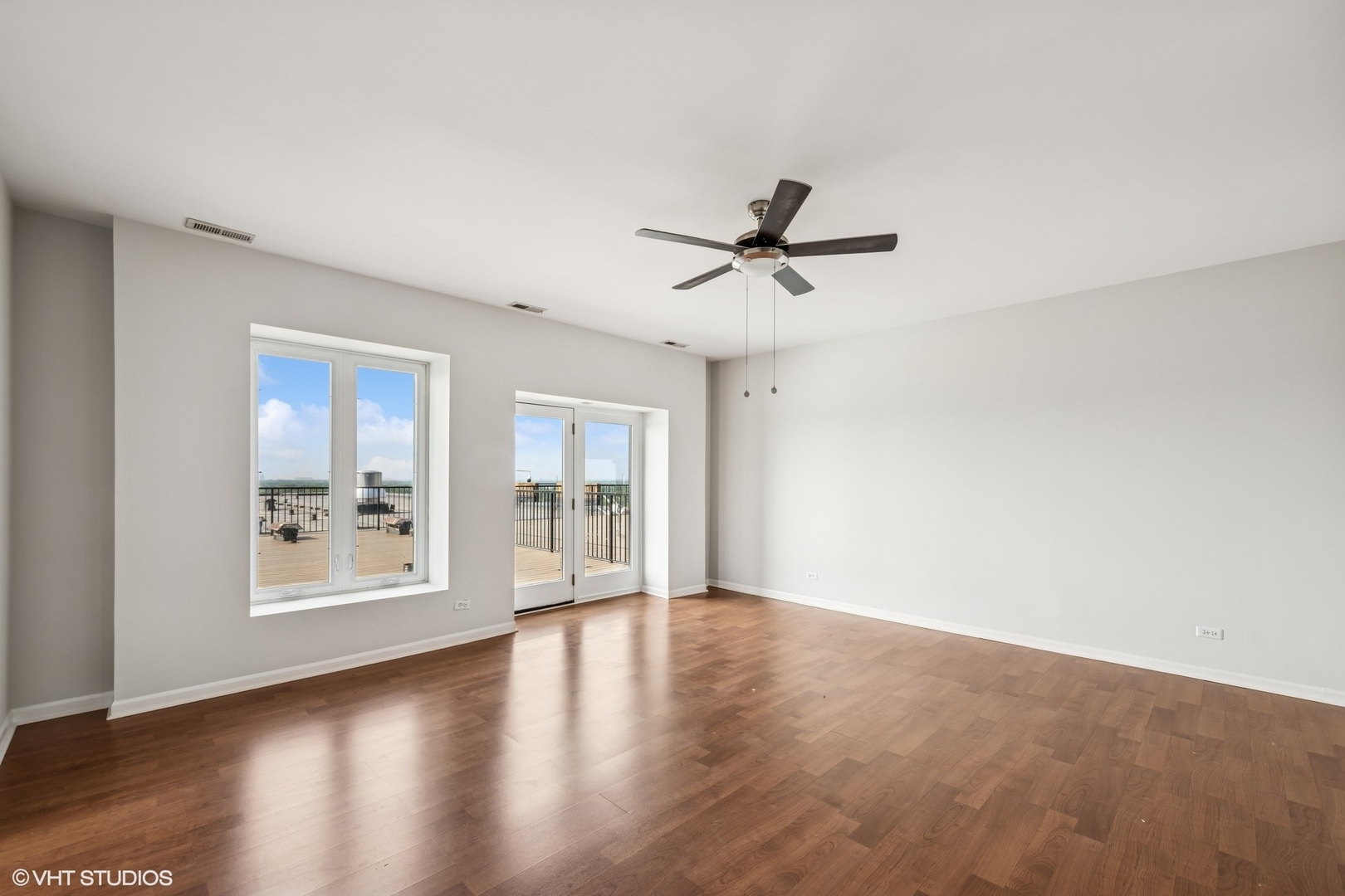 1 Renaissance Place Unit: 4PH