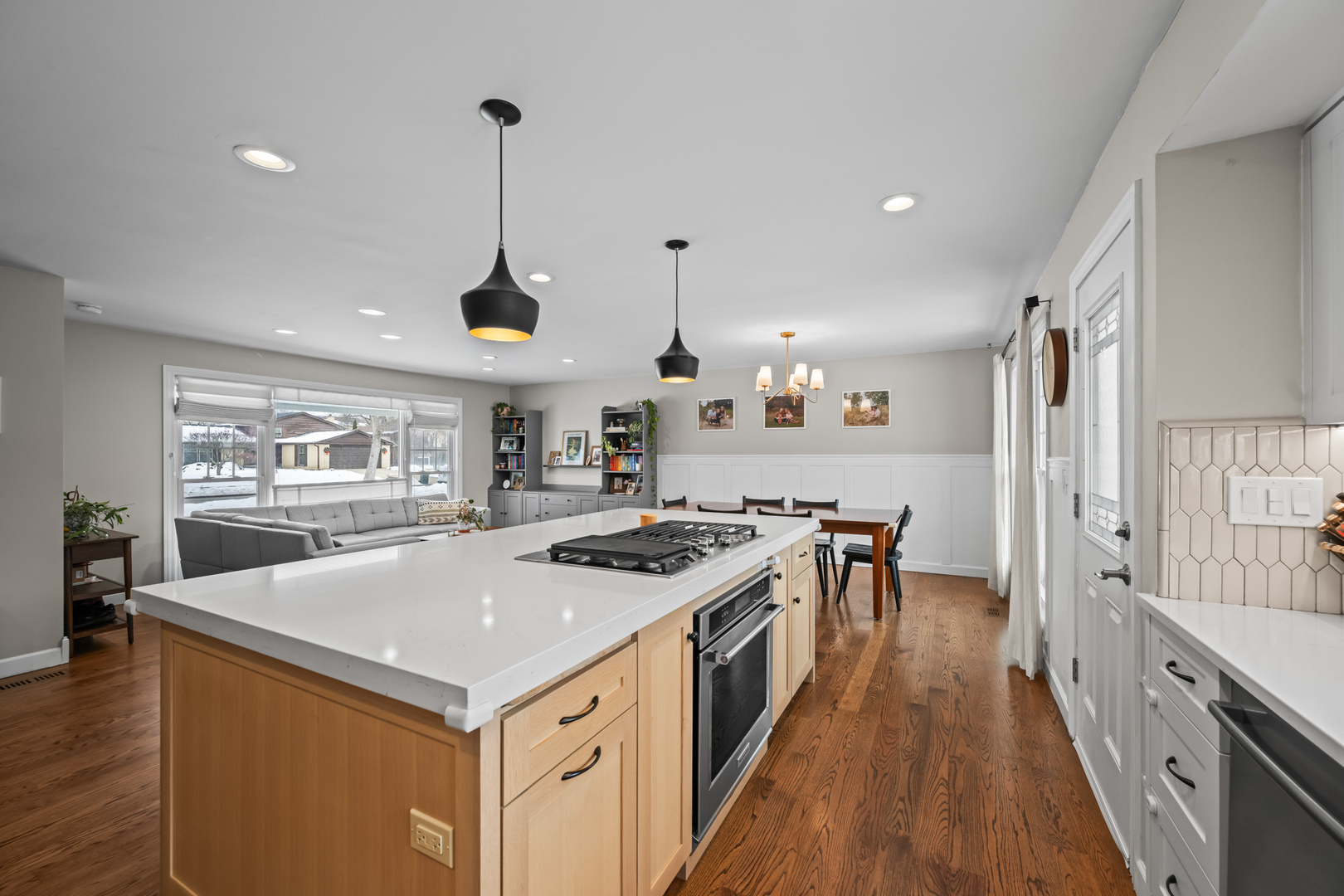 711 E Hackberry Drive