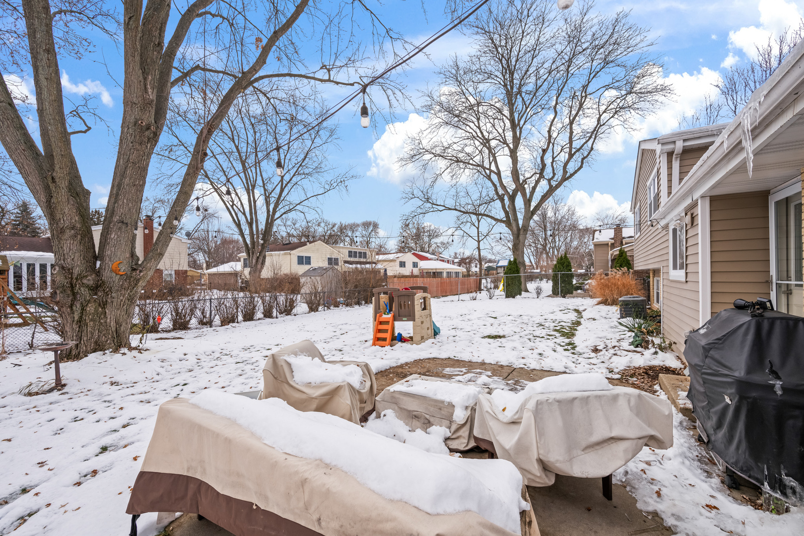 711 E Hackberry Drive