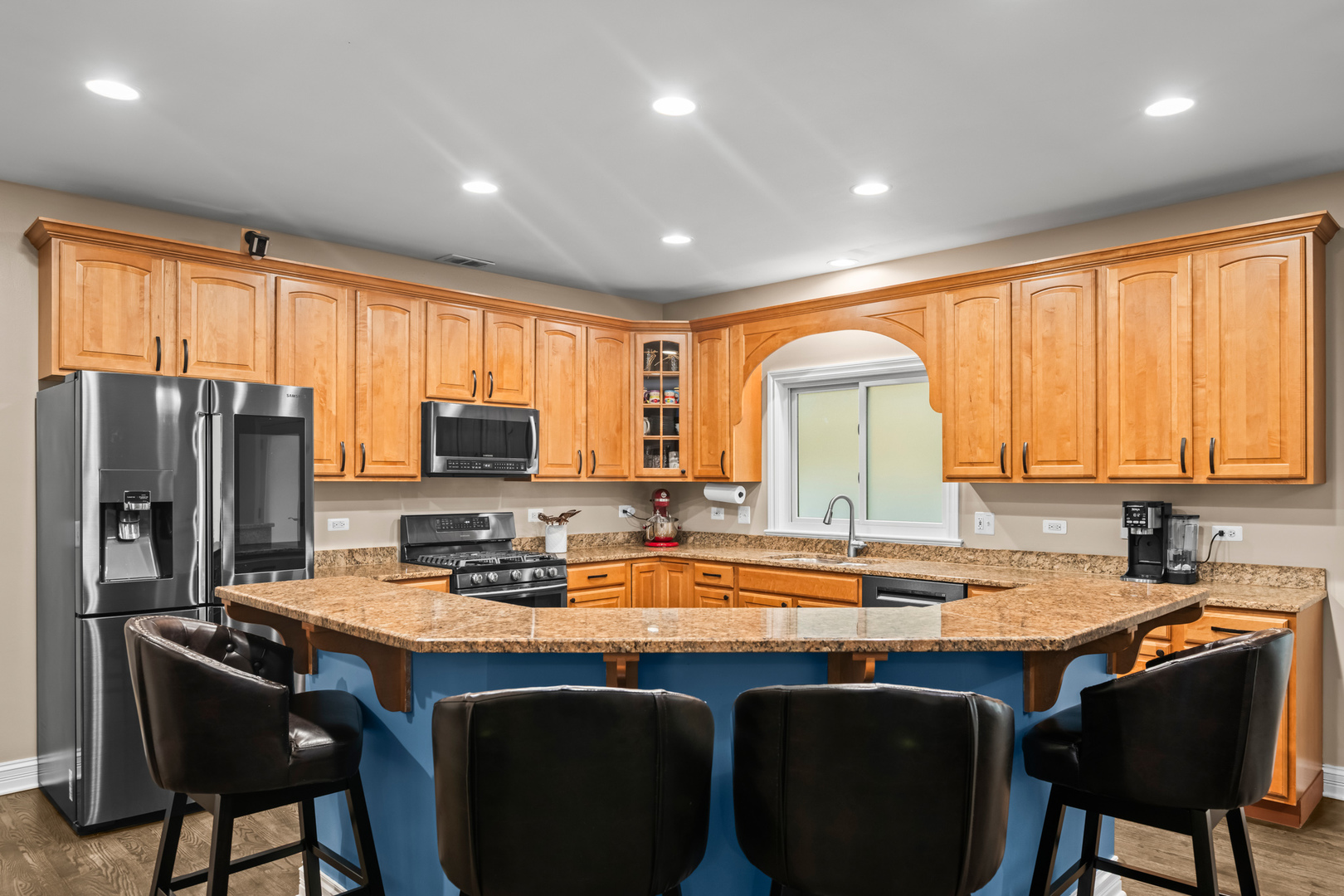 421 W Hawthorne Street