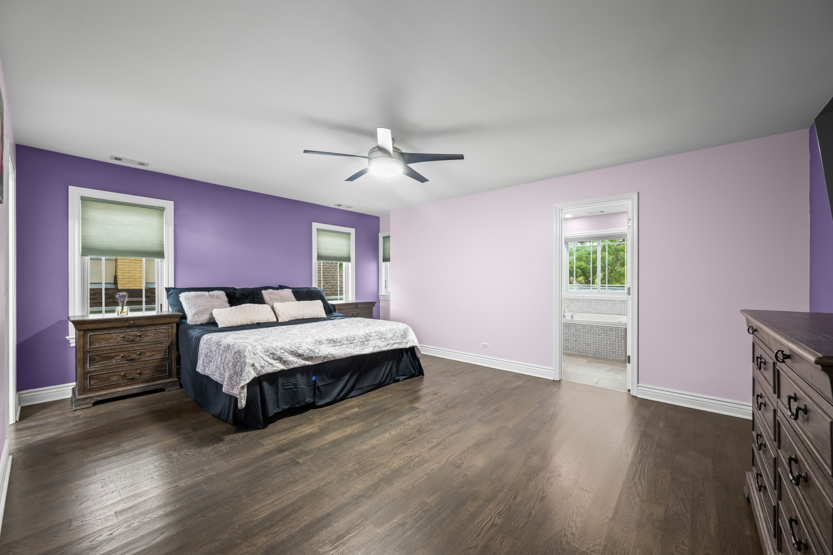 421 W Hawthorne Street