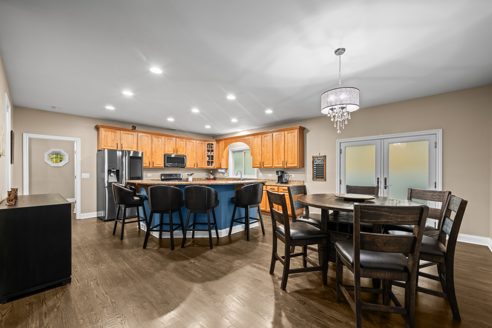 421 W Hawthorne Street