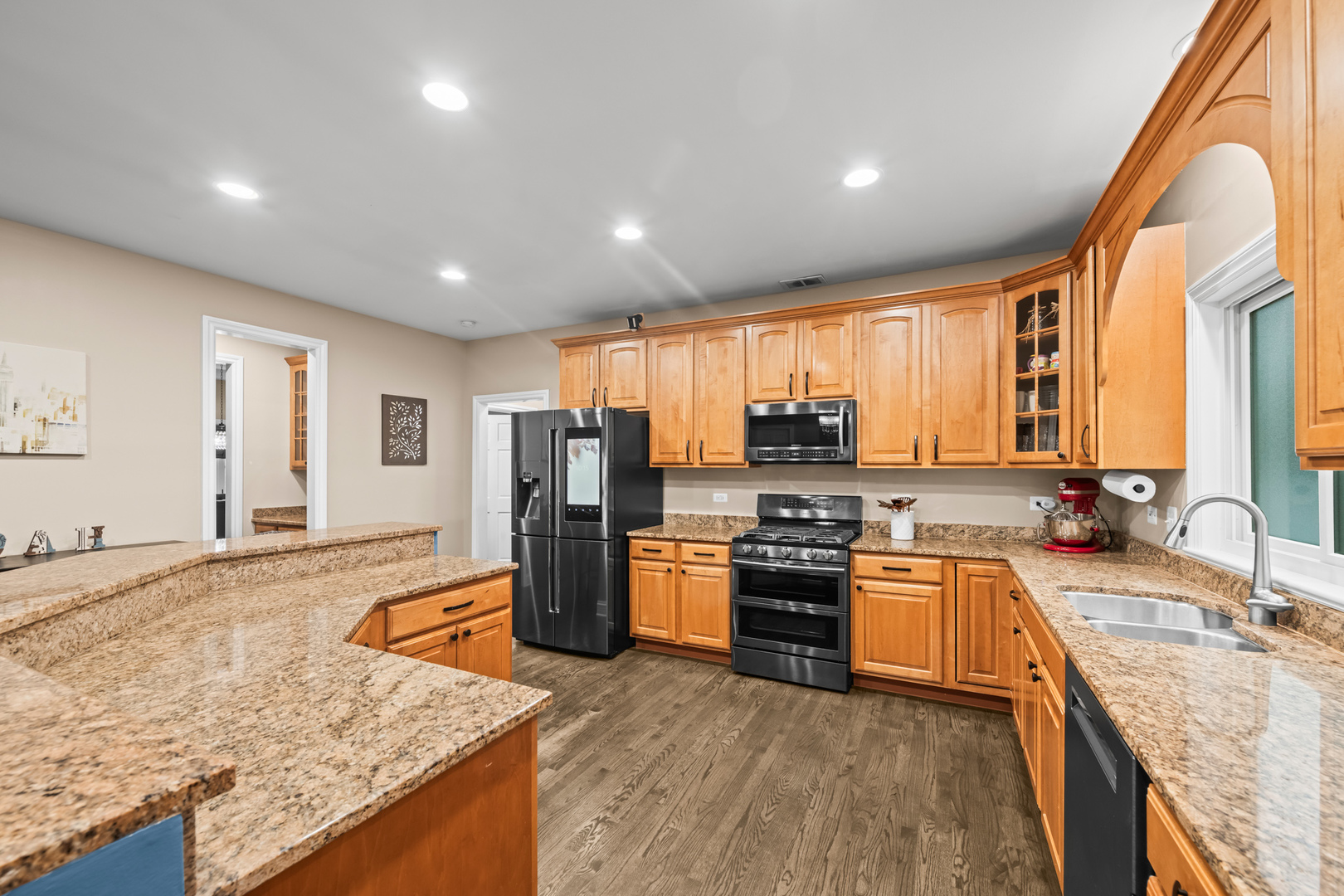 421 W Hawthorne Street