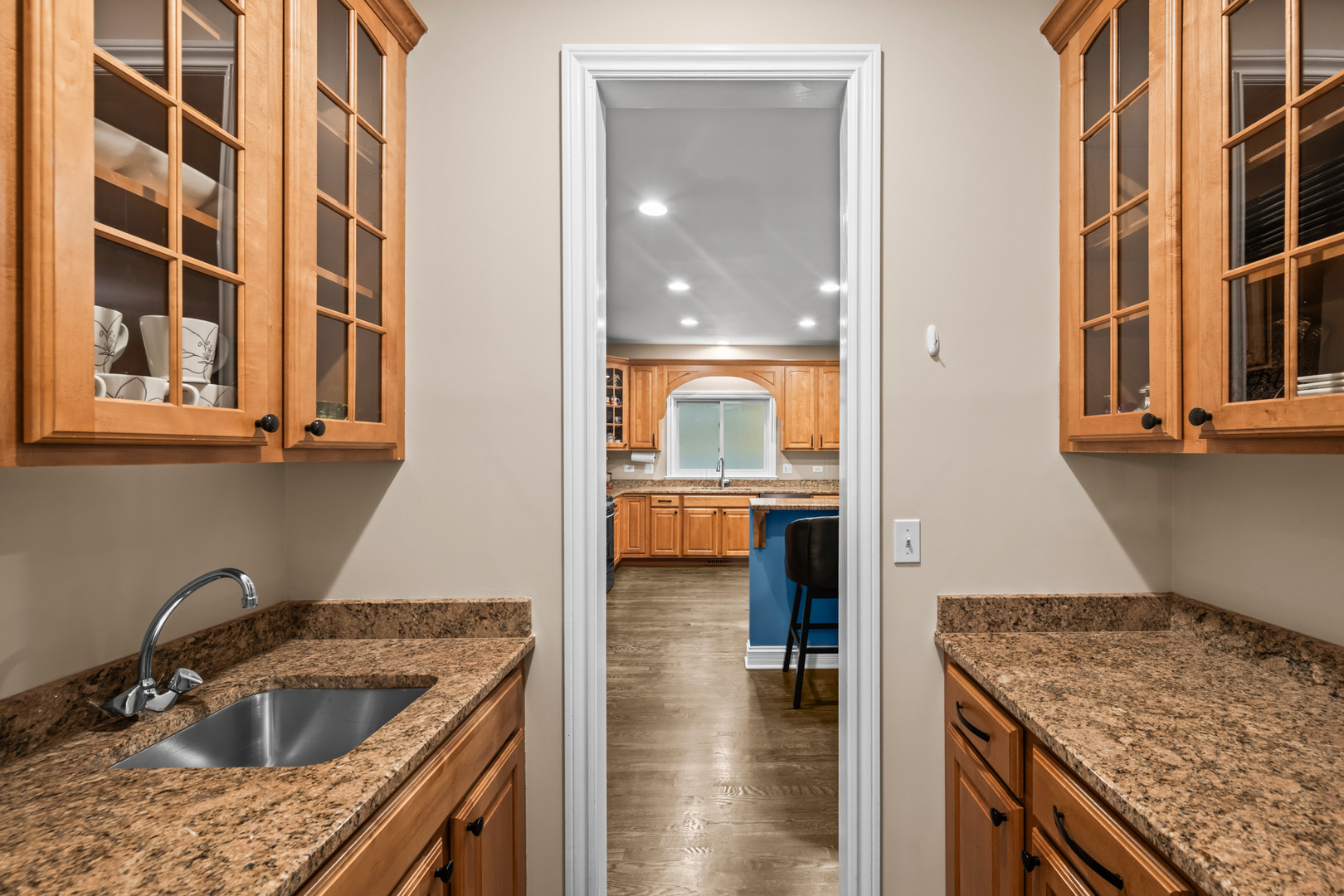 421 W Hawthorne Street