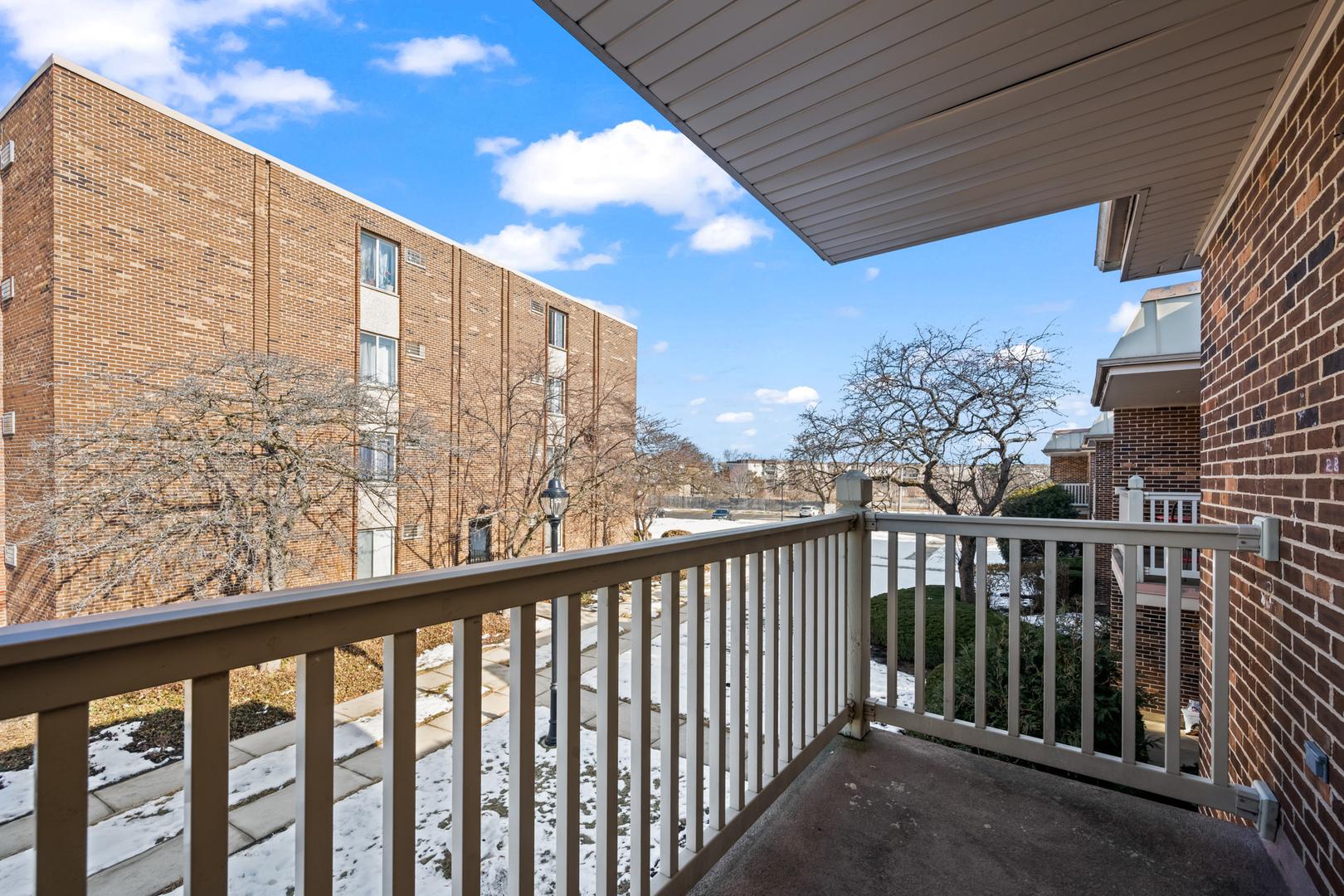 2411 N Kennicott Drive Unit: 2B