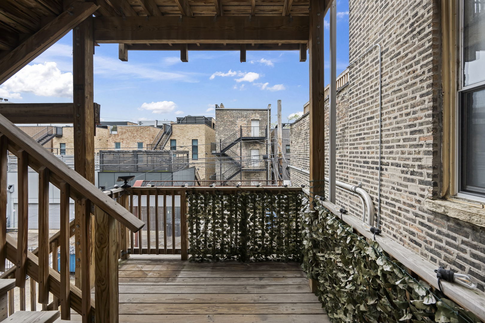 1657 W Huron Street Unit: 2