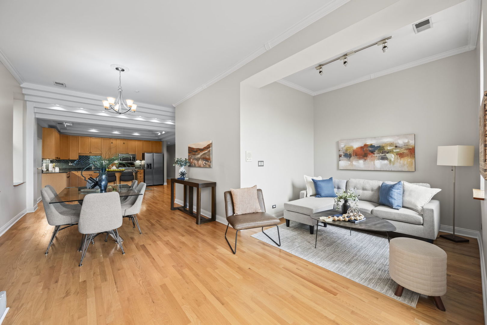 1657 W Huron Street Unit: 2