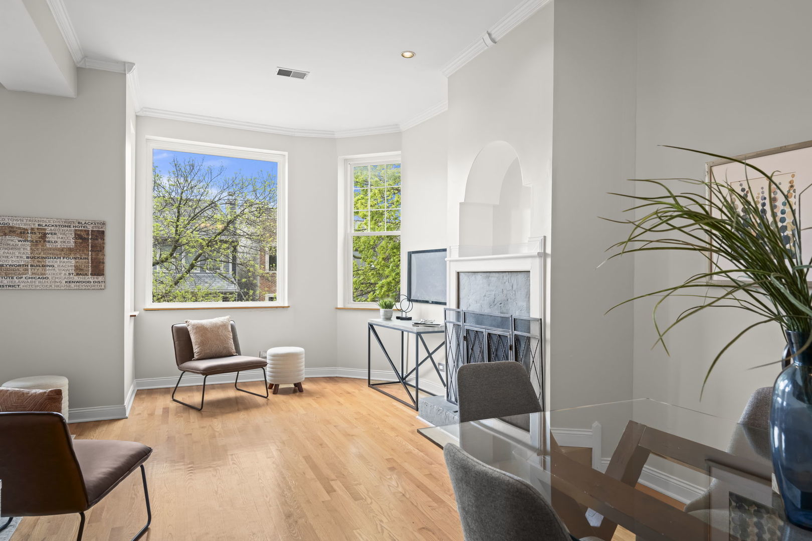 1657 W Huron Street Unit: 2
