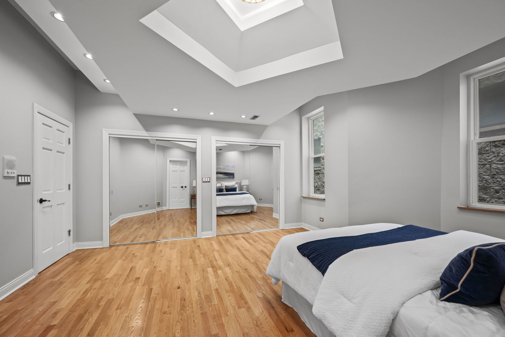 1657 W Huron Street Unit: 2