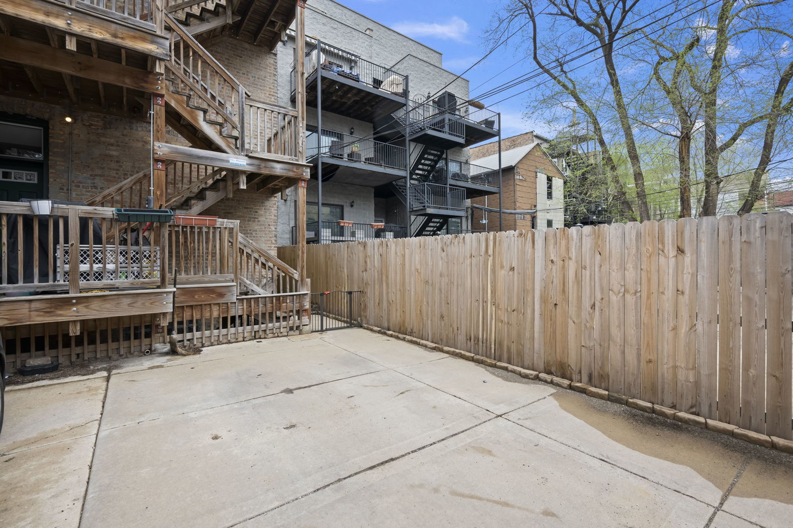 1657 W Huron Street Unit: 2