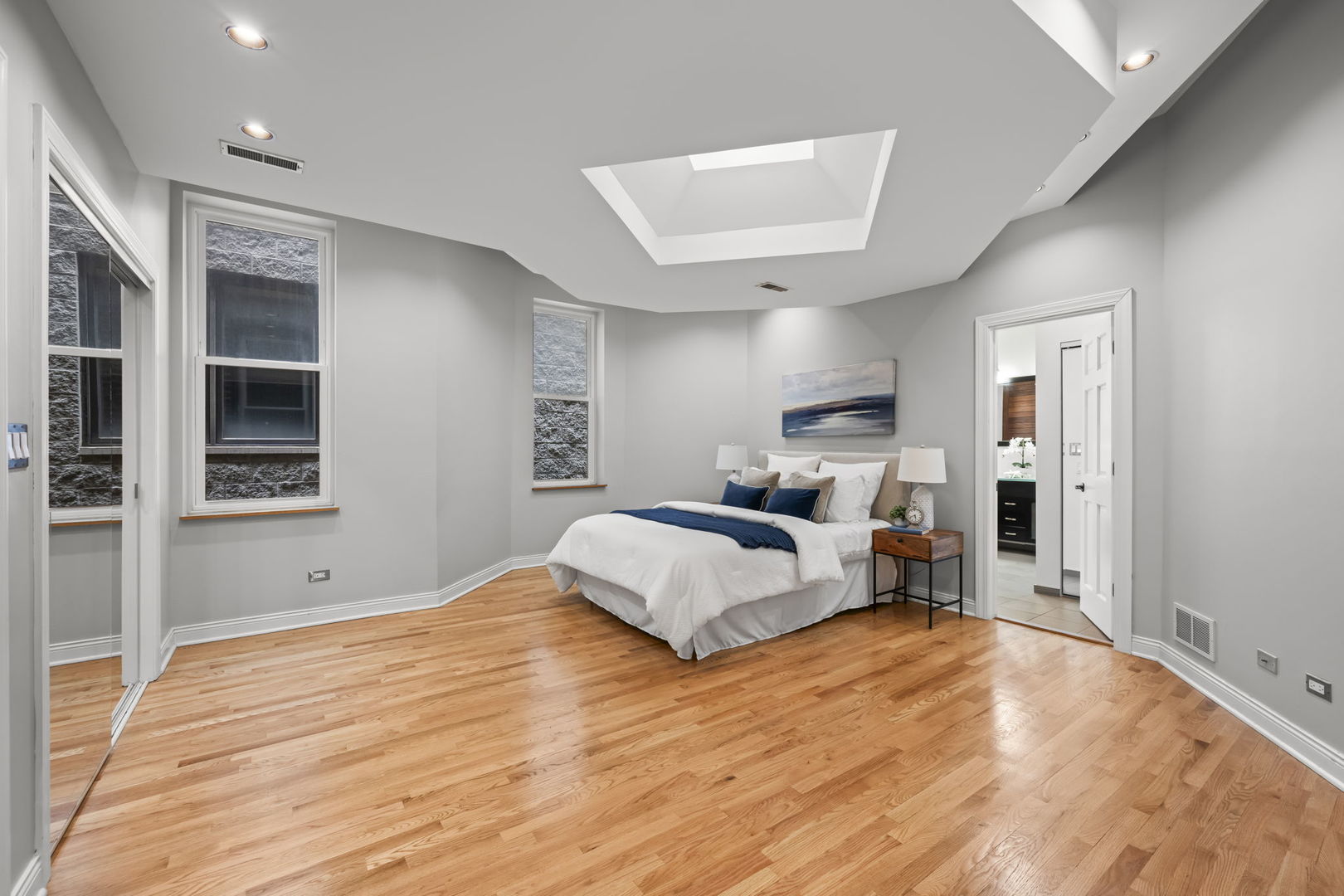 1657 W Huron Street Unit: 2