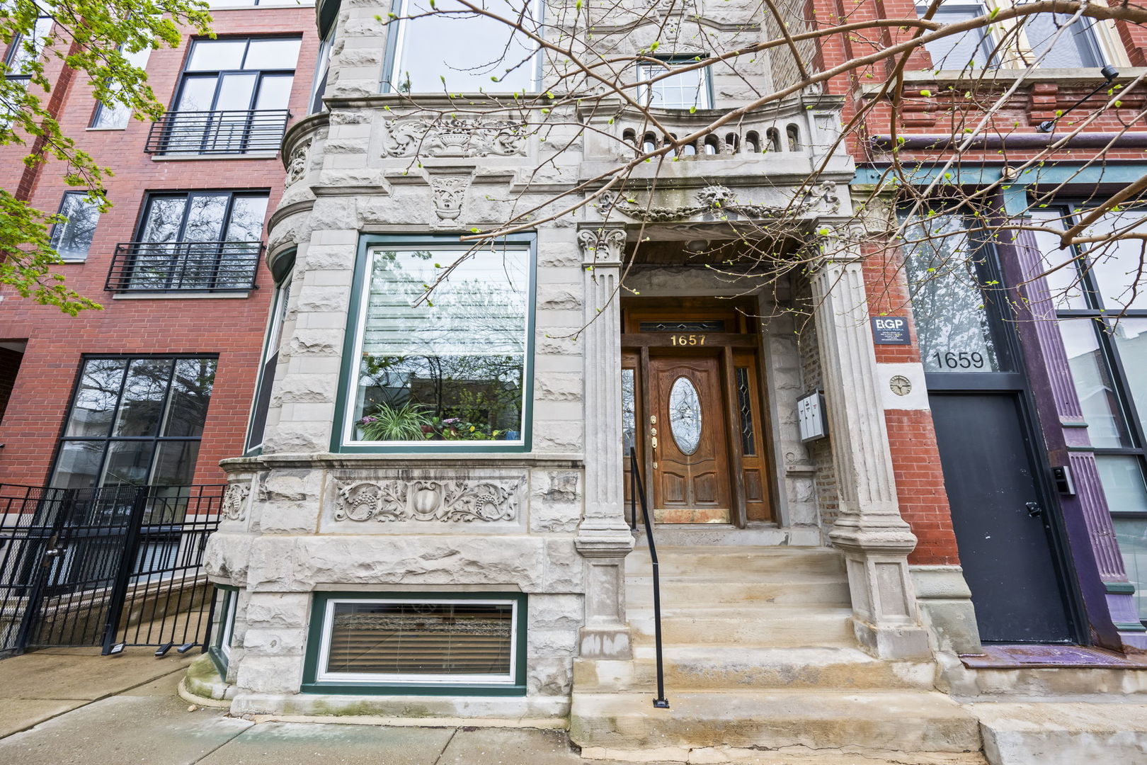 1657 W Huron Street Unit: 2