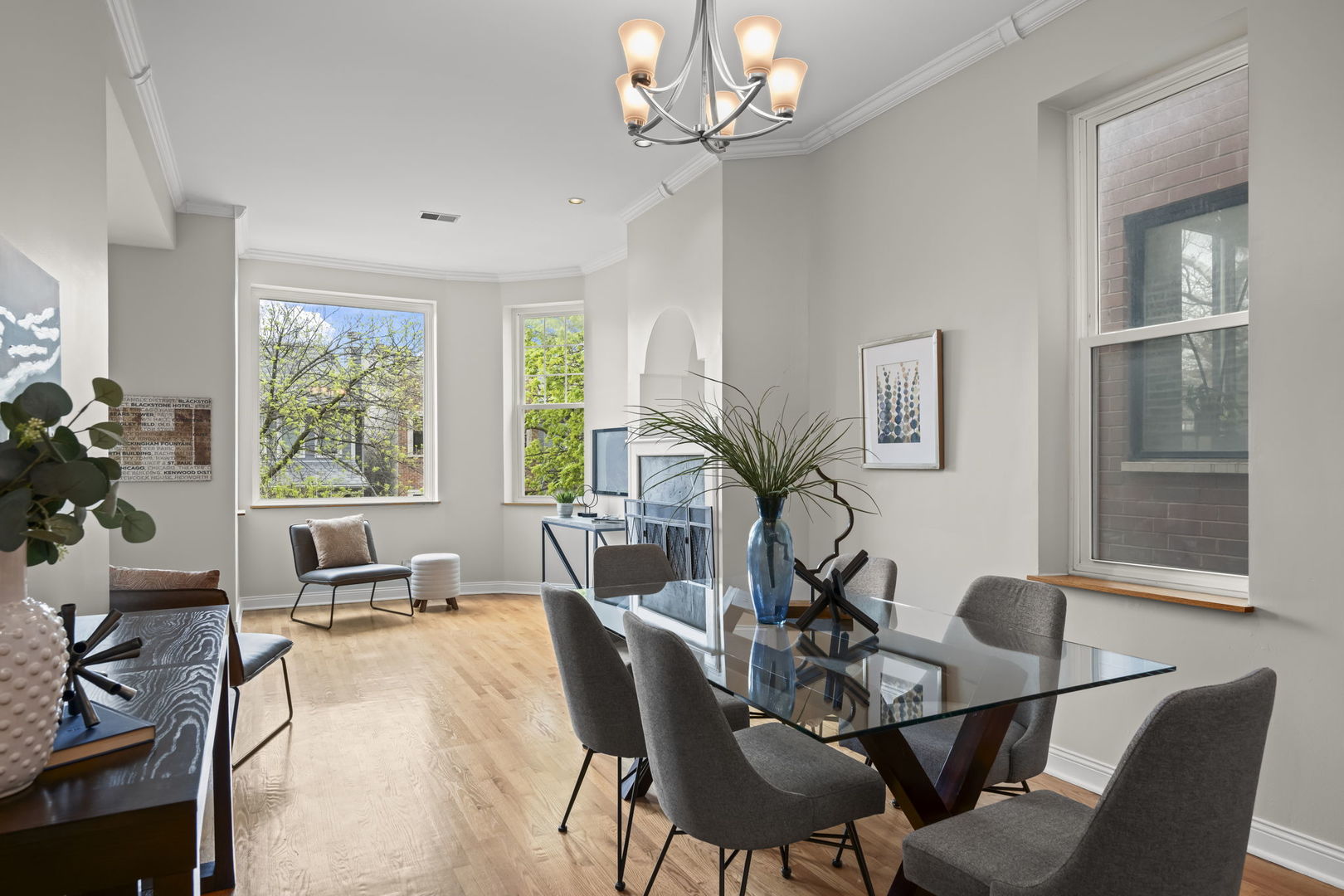 1657 W Huron Street Unit: 2