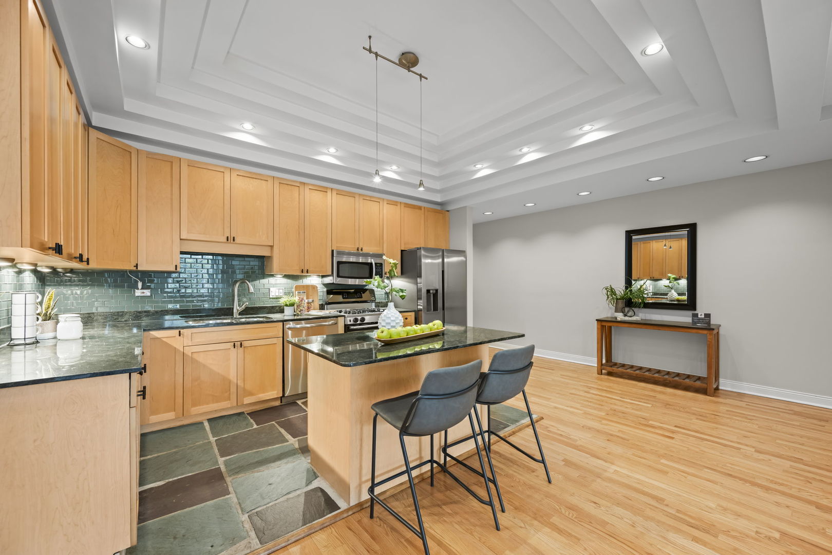 1657 W Huron Street Unit: 2