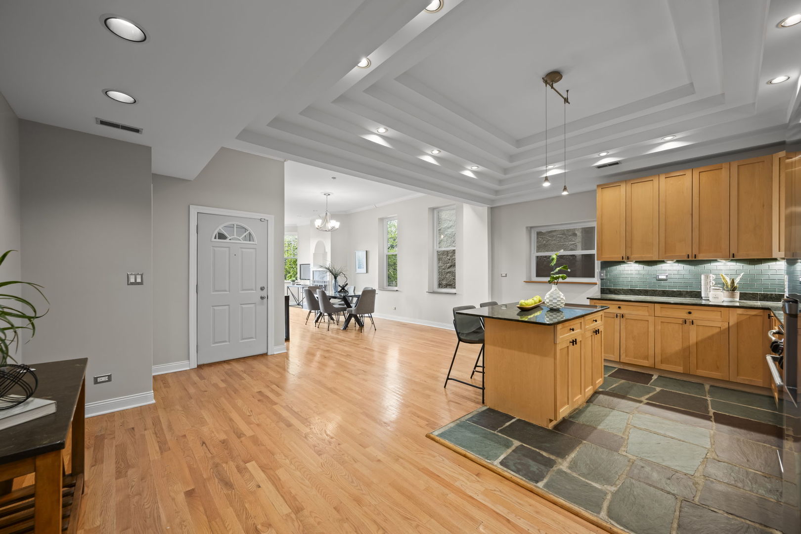 1657 W Huron Street Unit: 2