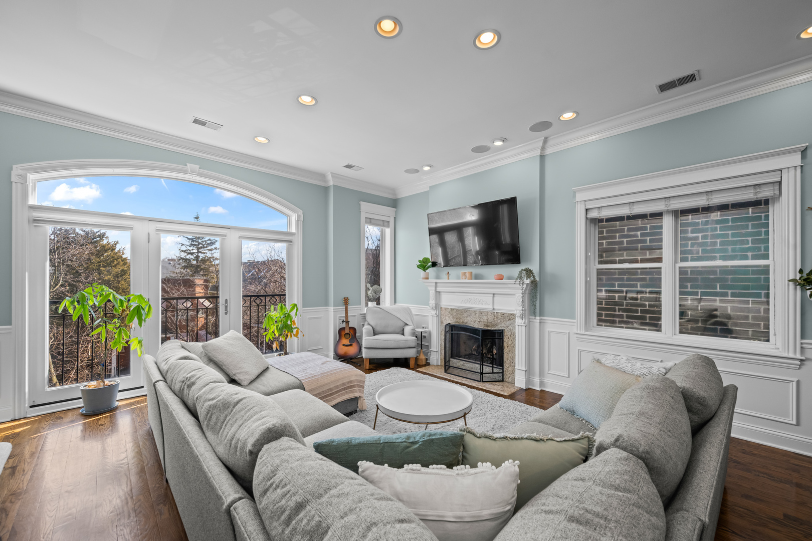 3822 N Damen Avenue Unit: 3