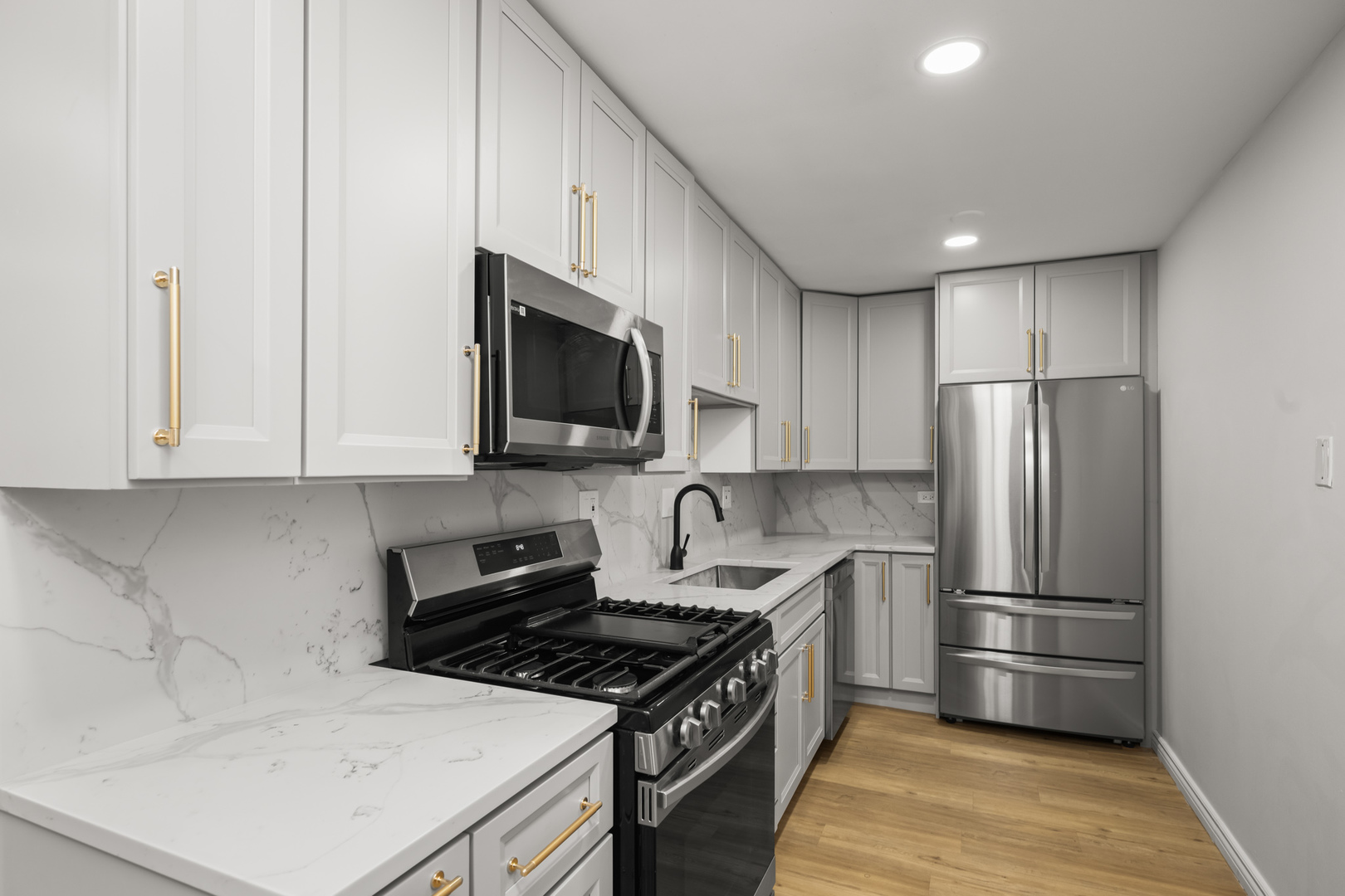 5506 Lincoln Avenue Unit: 122