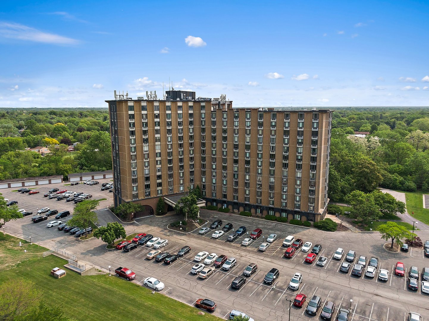 1 Renaissance Place Unit: 3PH