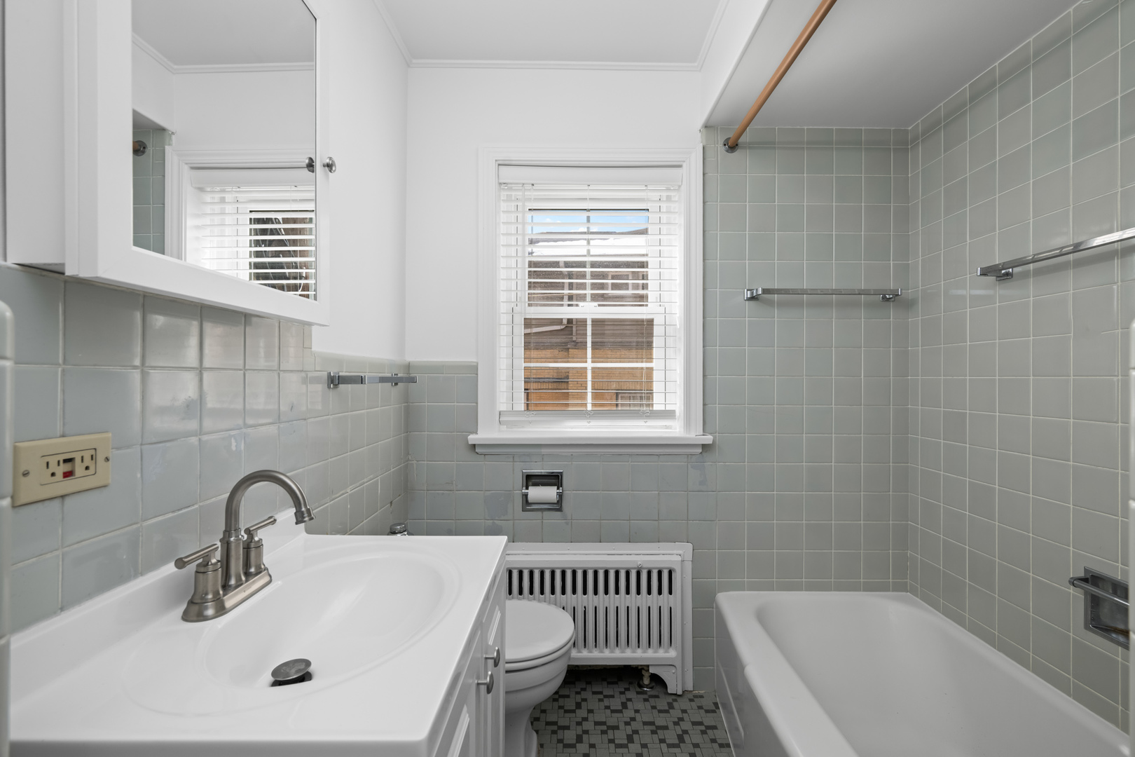 340 Ridge Avenue Unit: 1