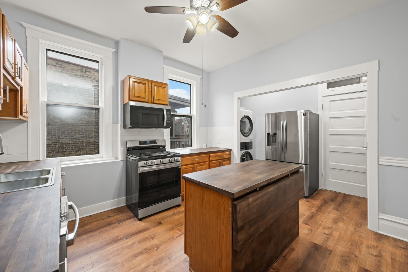 2120 W Concord Place Unit: 3