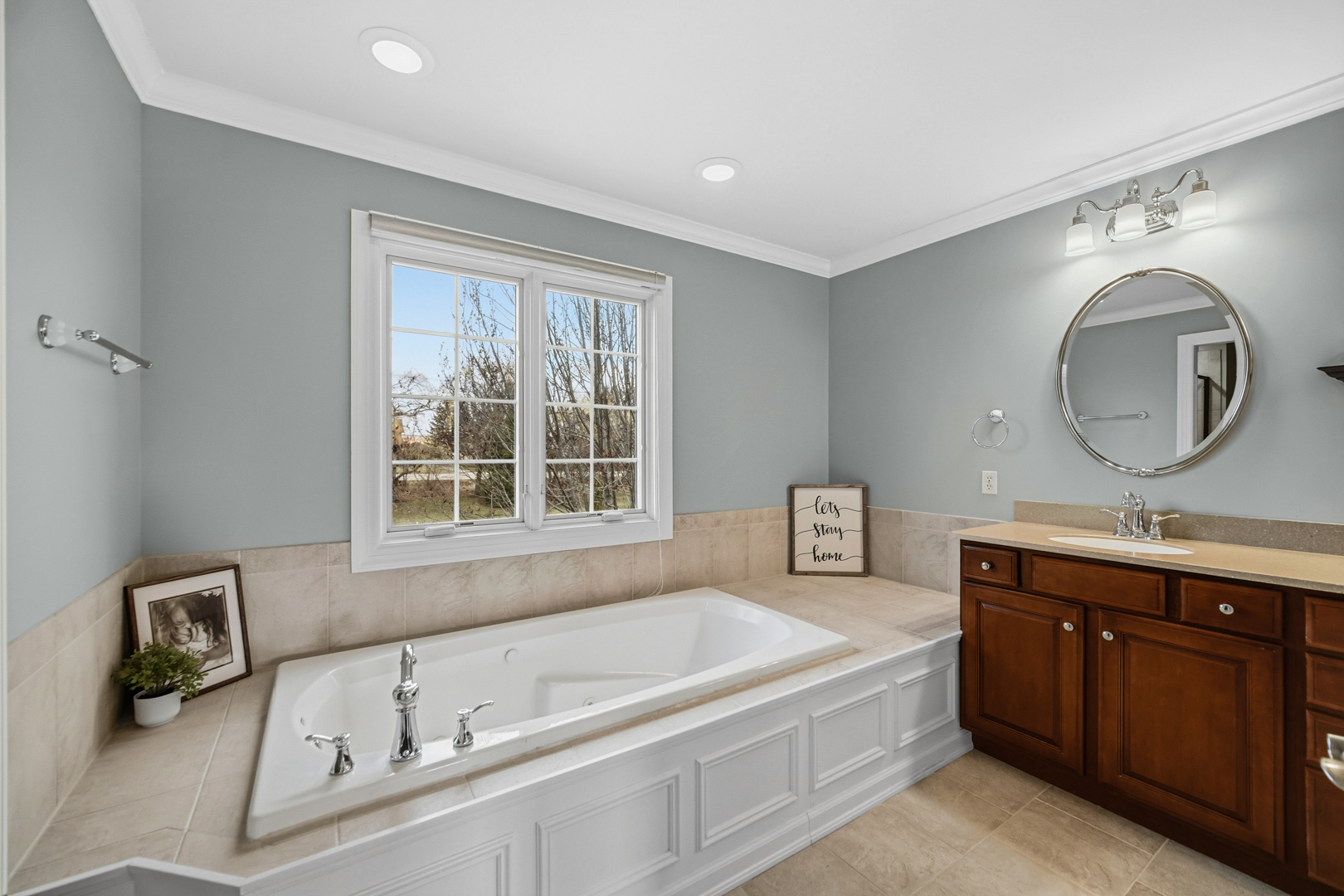 40W612 Blue Lake Circle N