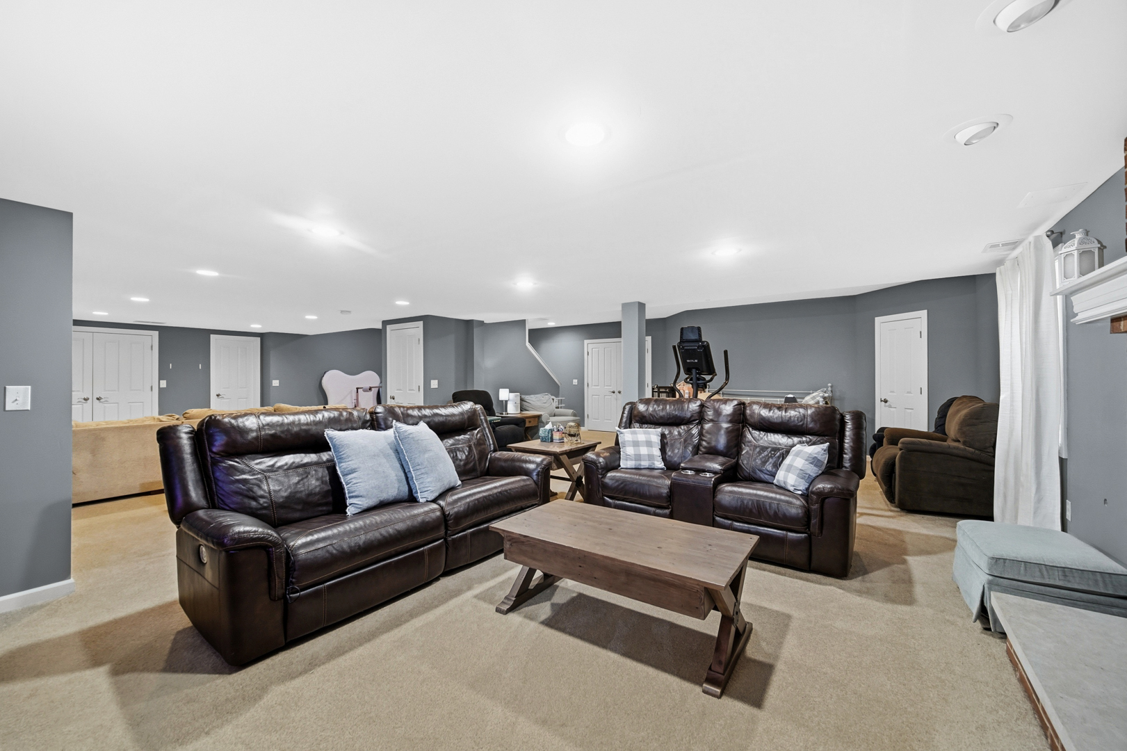 40W612 Blue Lake Circle N