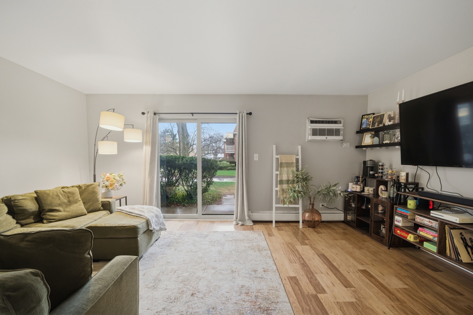 500 N Wilke Road Unit: 105