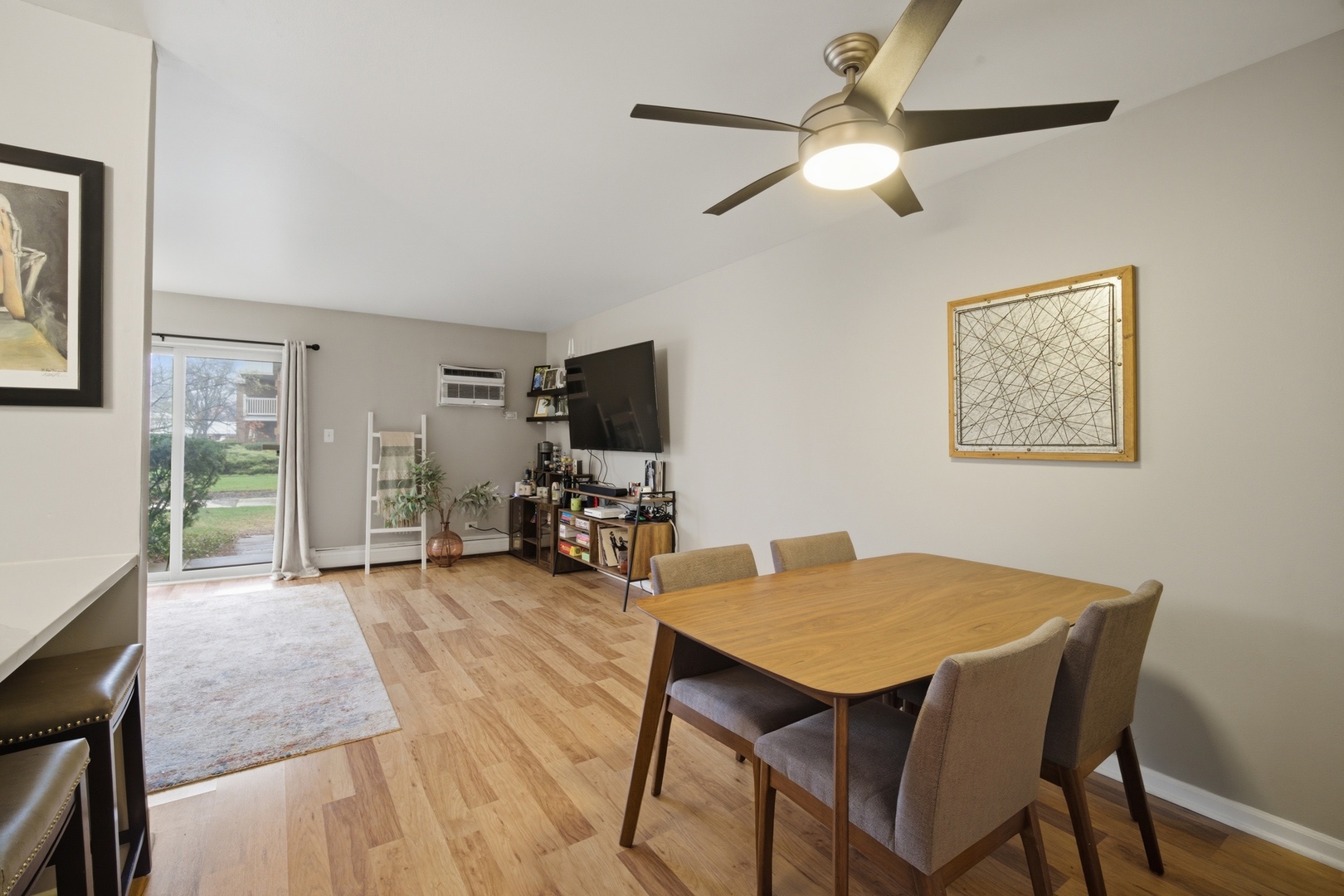 500 N Wilke Road Unit: 105