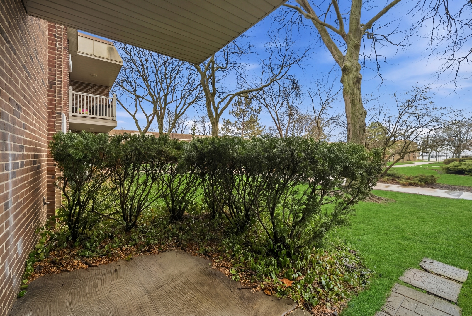 500 N Wilke Road Unit: 105