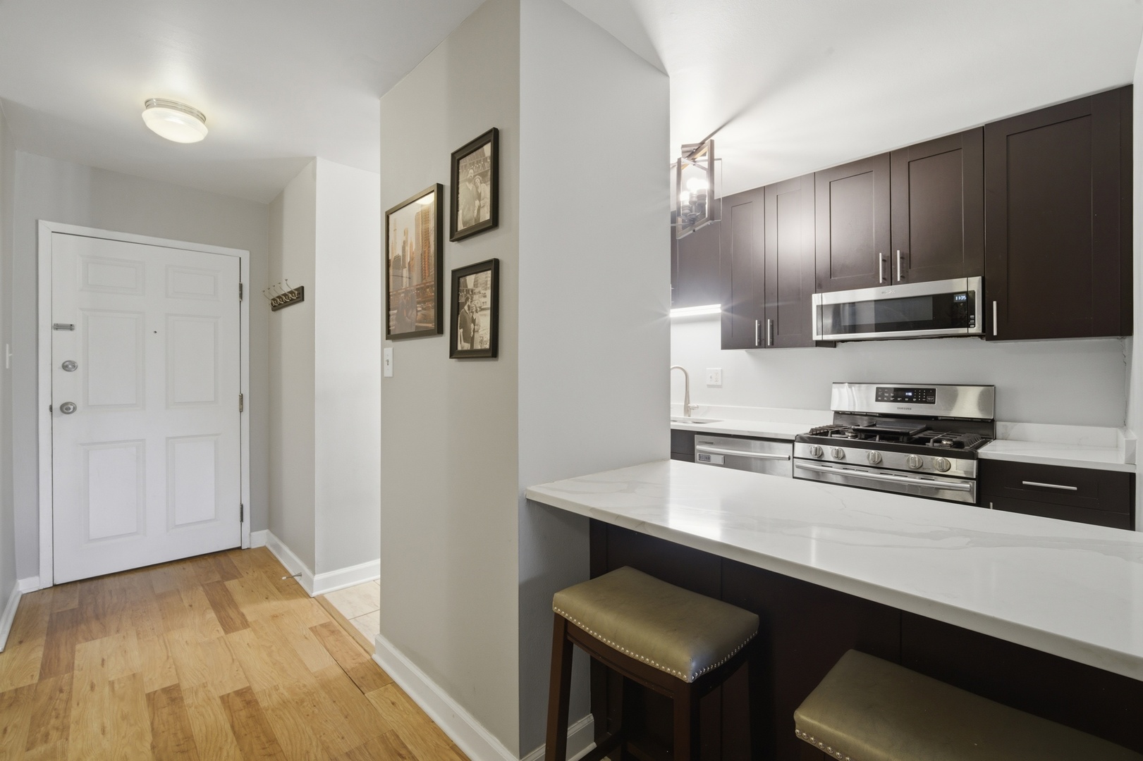 500 N Wilke Road Unit: 105