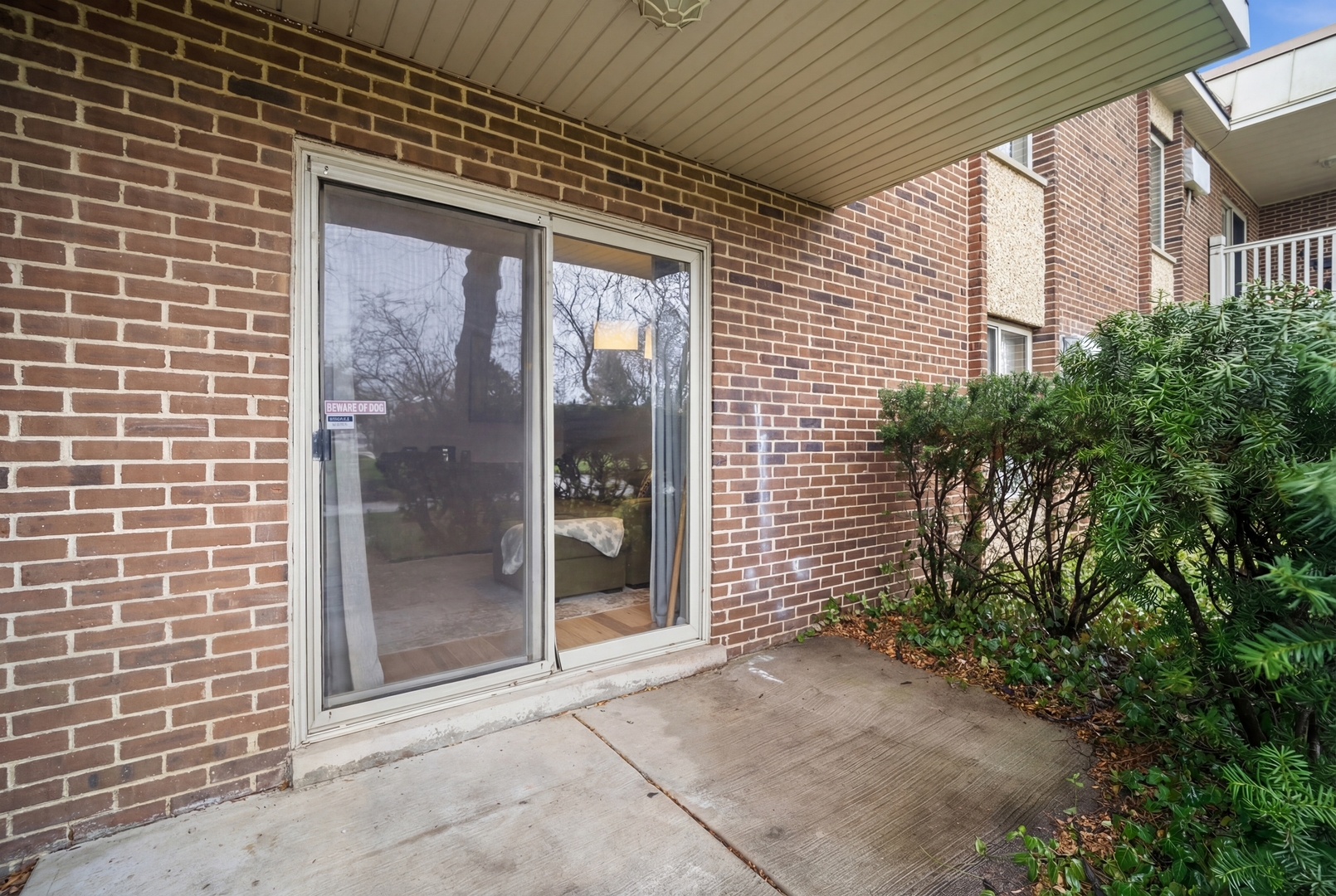 500 N Wilke Road Unit: 105