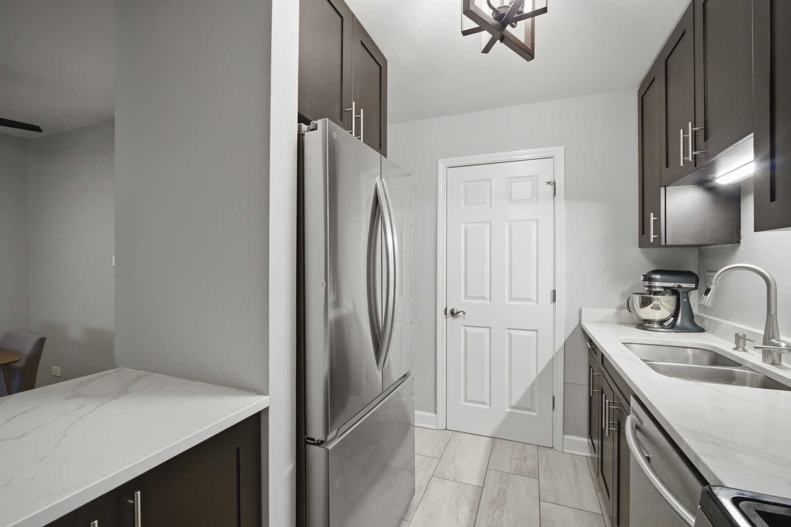 500 N Wilke Road Unit: 105