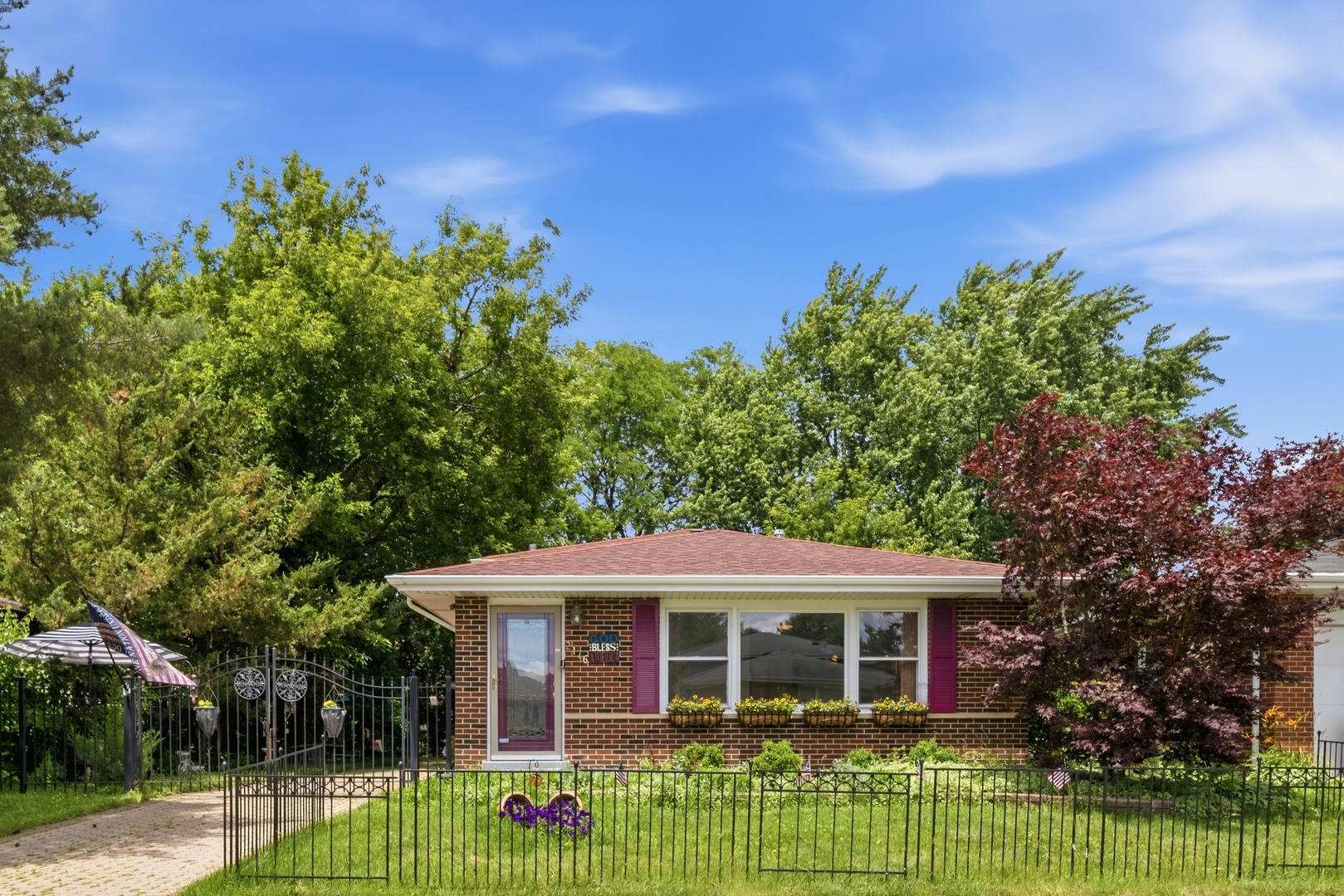 2176 N Westmoreland Drive