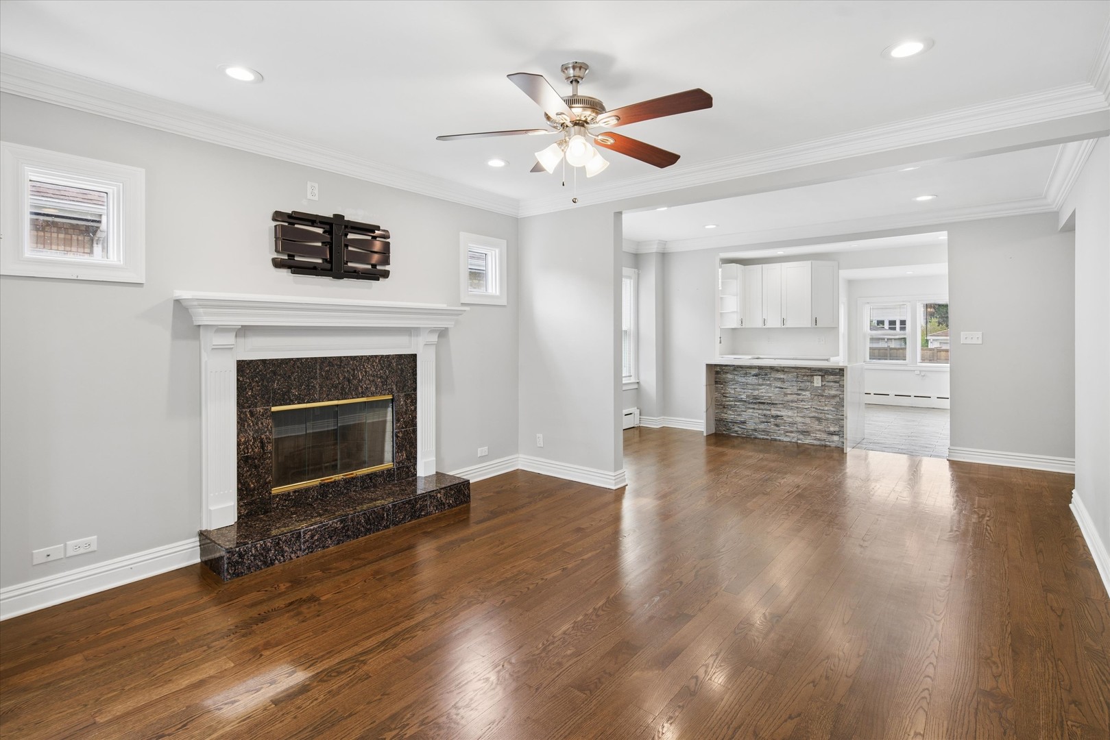5836 N Manton Avenue