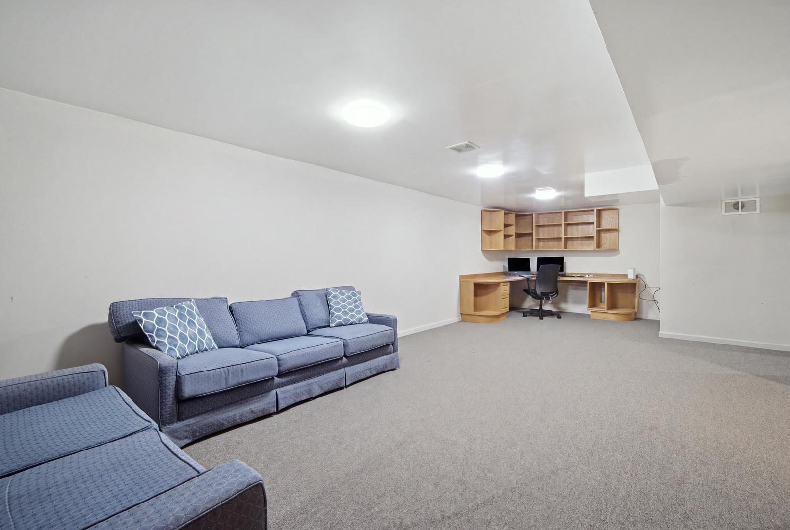411 Hickory Drive Unit: 411