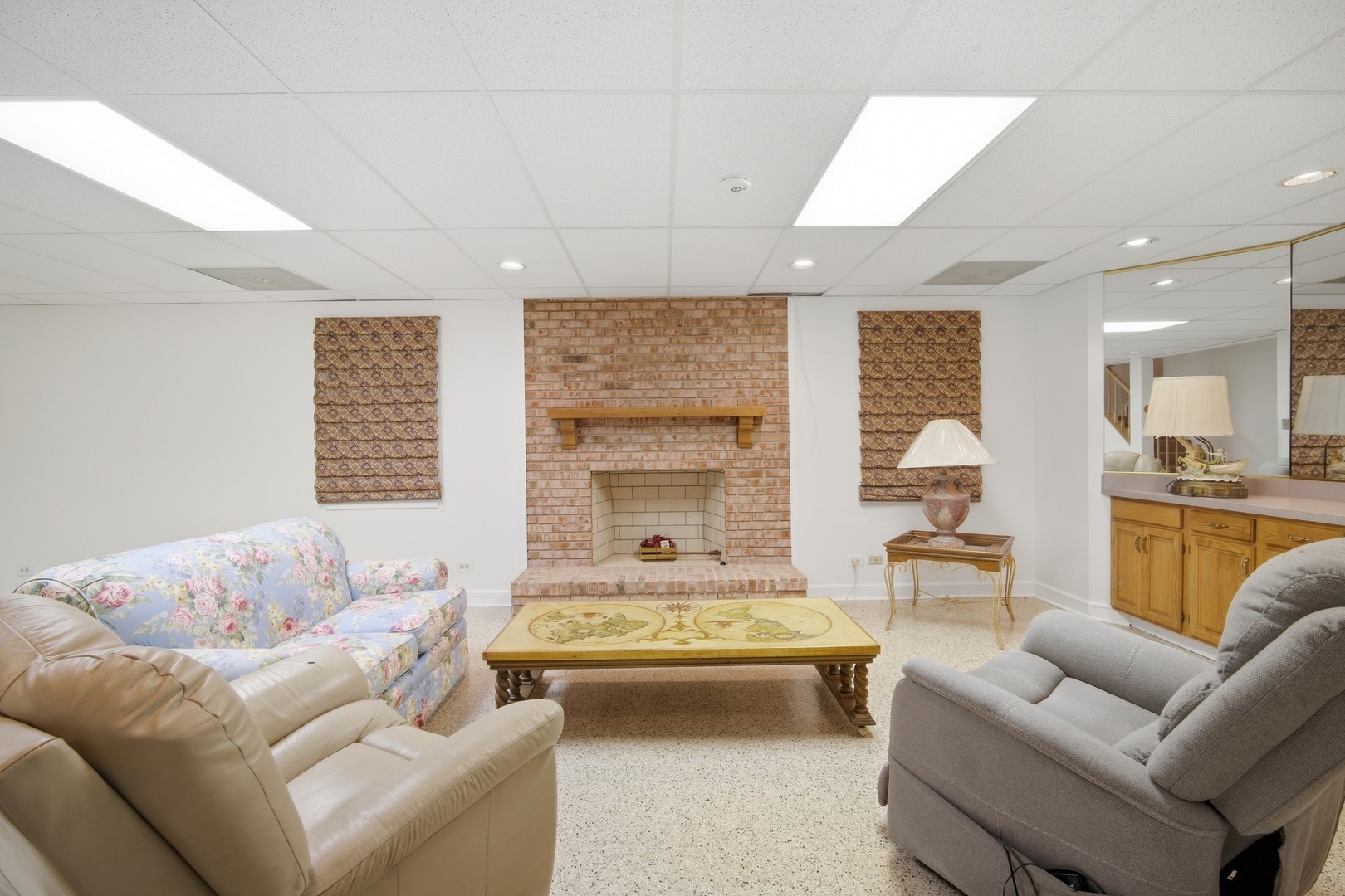 4 S Wynstone Drive