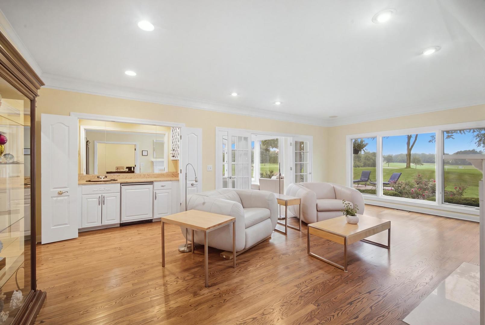 4 S Wynstone Drive