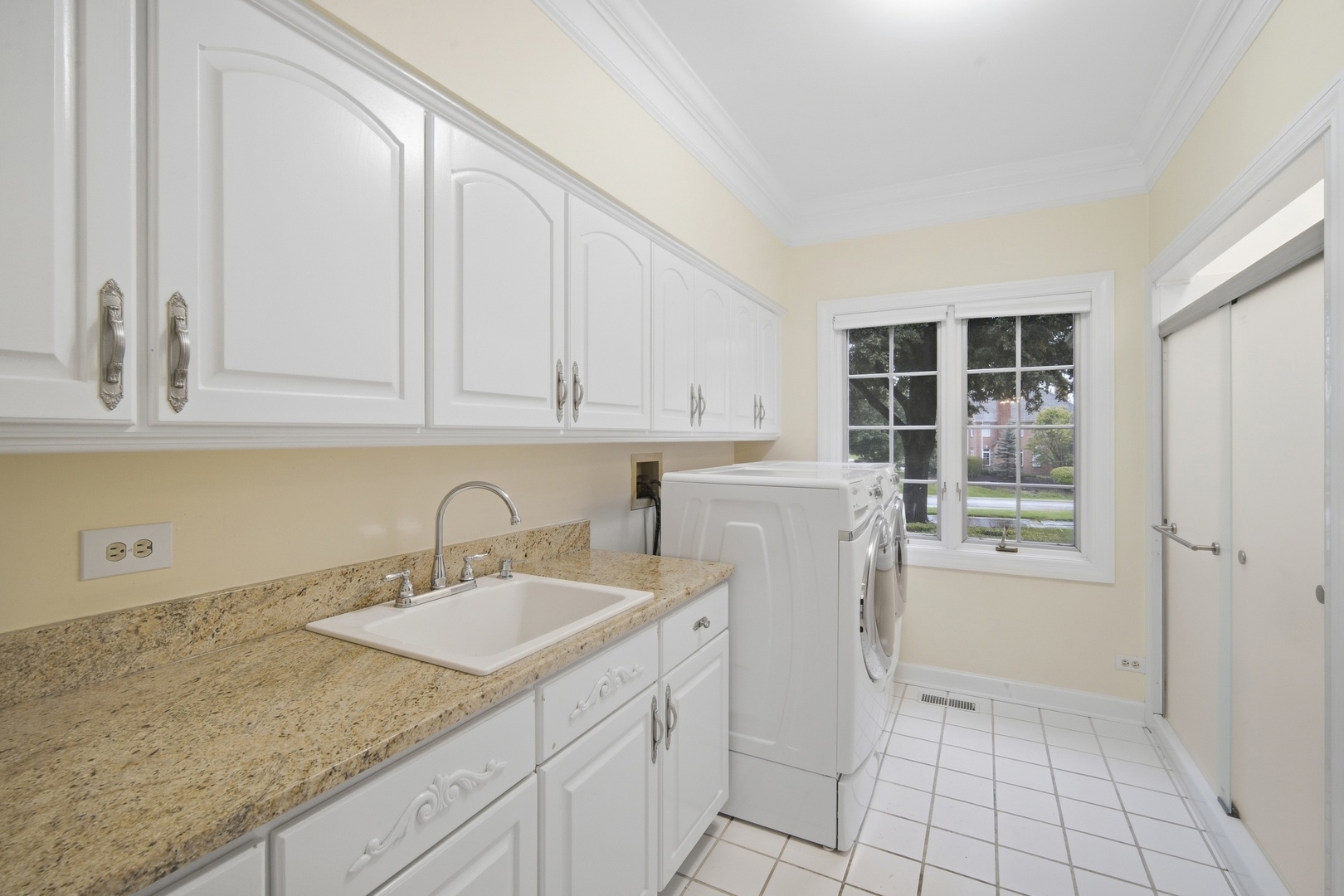 4 S Wynstone Drive