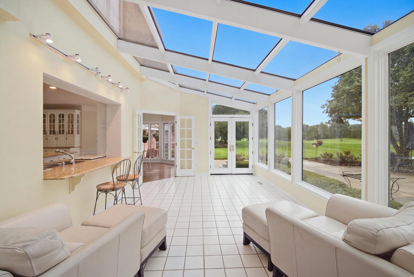 4 S Wynstone Drive